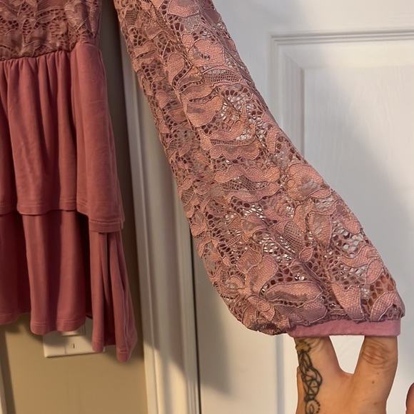 Torrid super soft lace sleeve - Picture 3 of 3